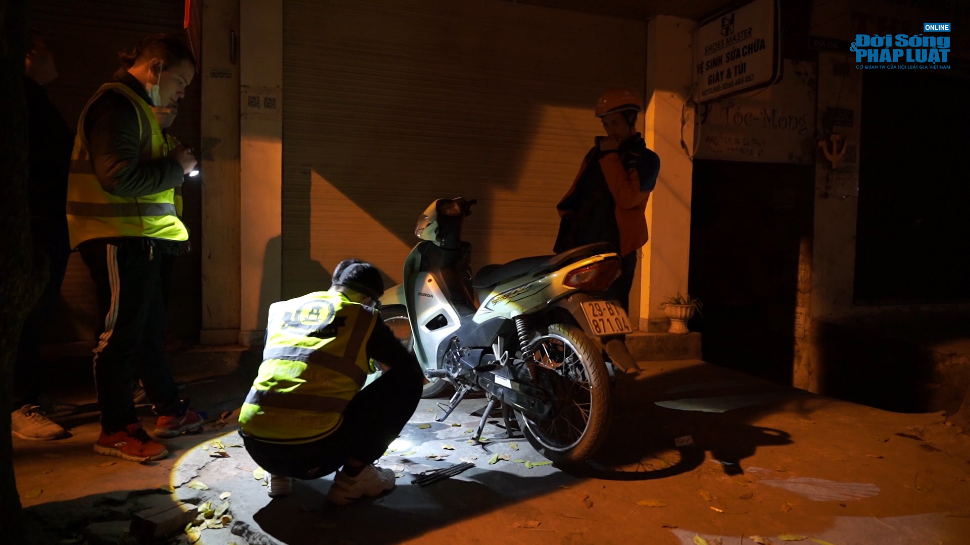 doi cuu ho xe may dong nhung thien than tham lang giua thu do4