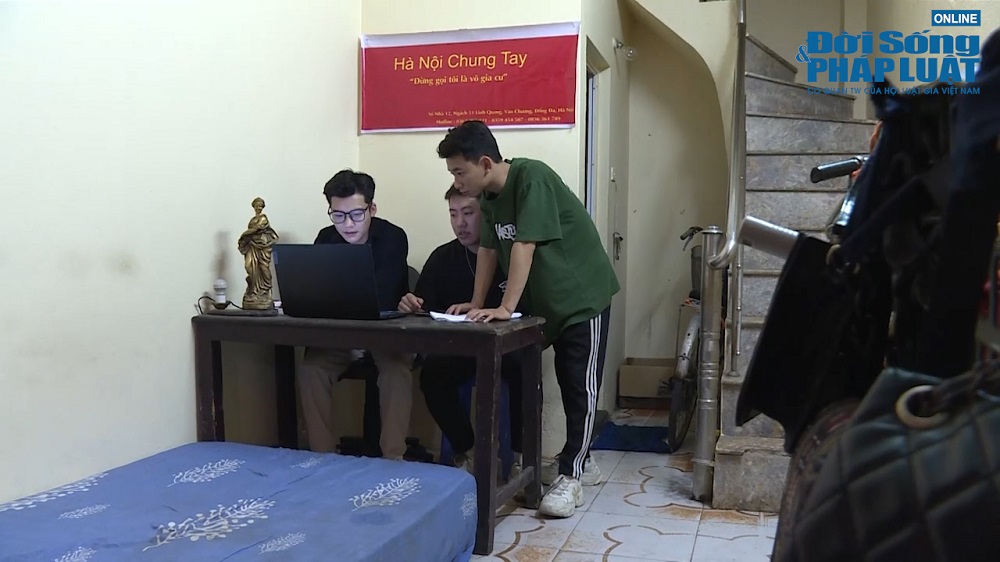 ha noi gap go nhom ban tre bo tien tui thue nha cho nguoi vo gia cu