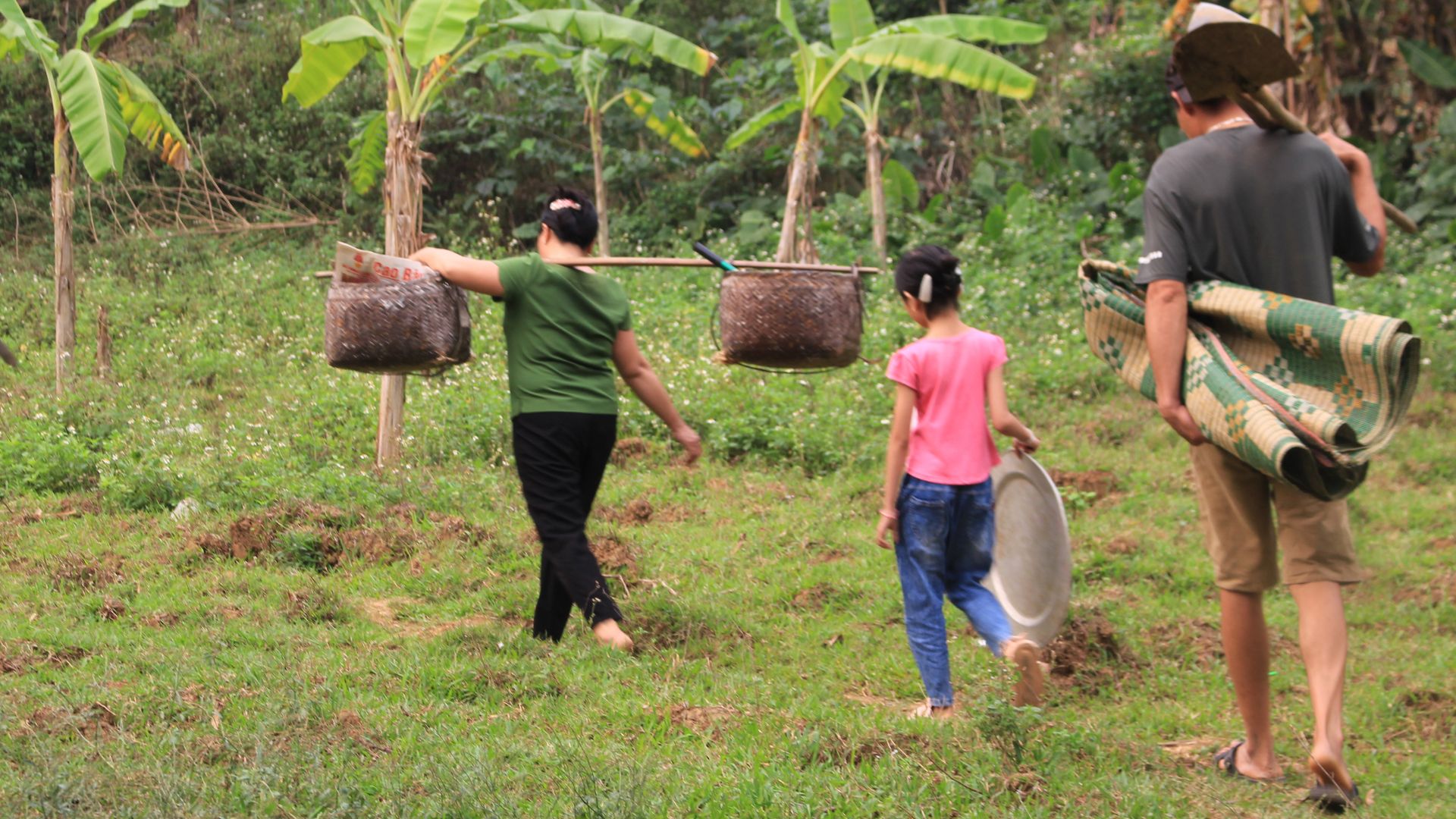 doc dao phong tuc tao mo dip tet thanh minh cua dong bao tay nung o cao bang13 doc dao phong tuc tao mo dip tet thanh minh cua dong bao tay nung o cao bang13