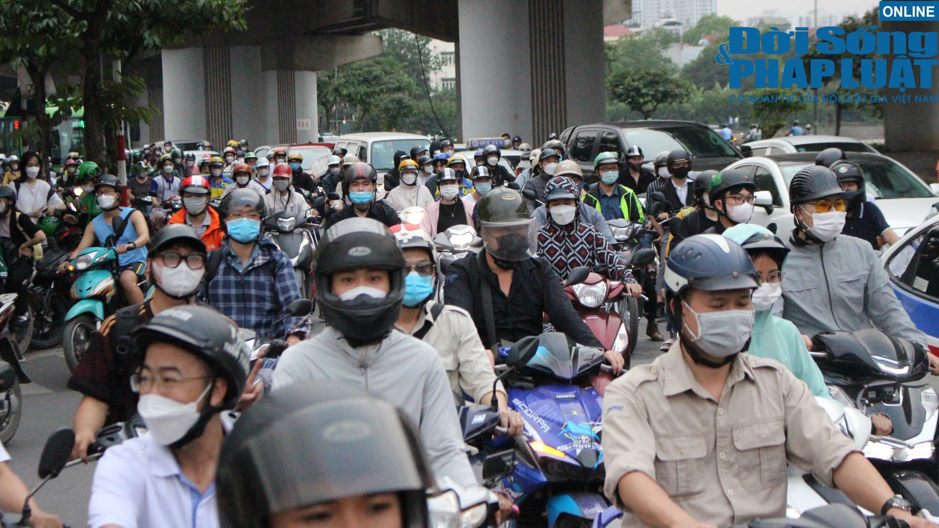 ha noi nguoi dan chen chuc nhau ve que trong dip nghi le 30 4 1 5 ha noi nguoi dan chen chuc nhau ve que trong dip nghi le 30 4 1 5