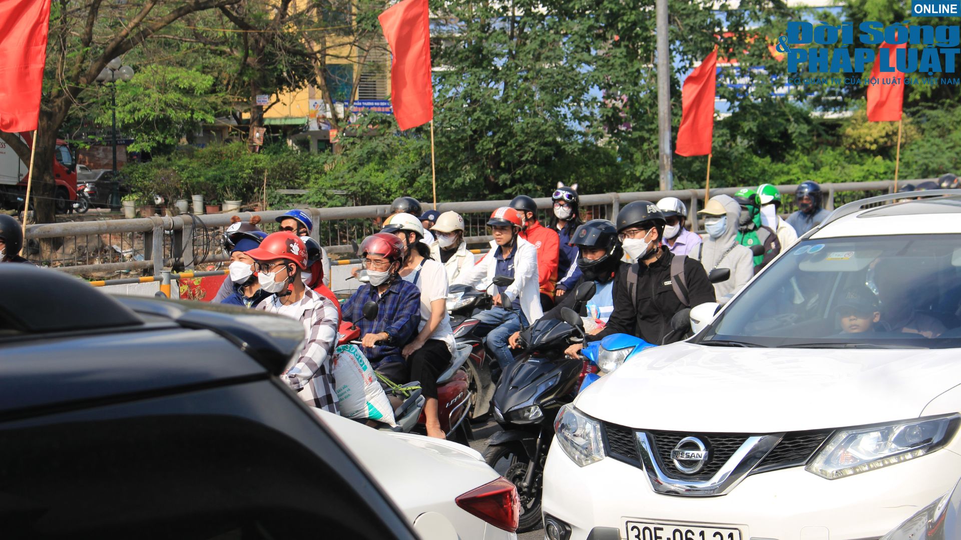 nguoi dan un un tro lai ha noi sau ky nghi le 30 4 1 5awhyj nguoi dan un un tro lai ha noi sau ky nghi le 30 4 1 5awhyj