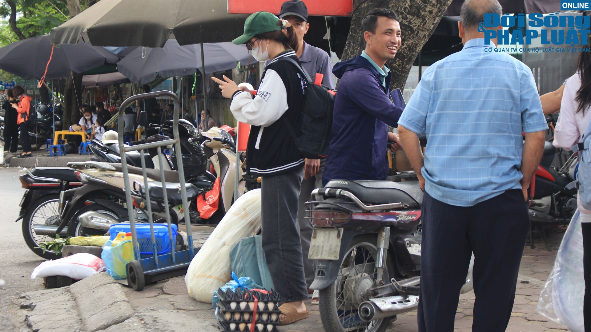 nguoi dan un un tro lai ha noi sau ky nghi le 30 4 1 5srrj1 nguoi dan un un tro lai ha noi sau ky nghi le 30 4 1 5srrj1
