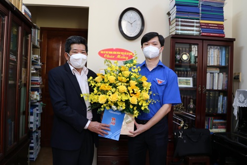 bi thu trung uong doan nguyen minh triet tham cac nha giao tai tp hcm dspl 1
