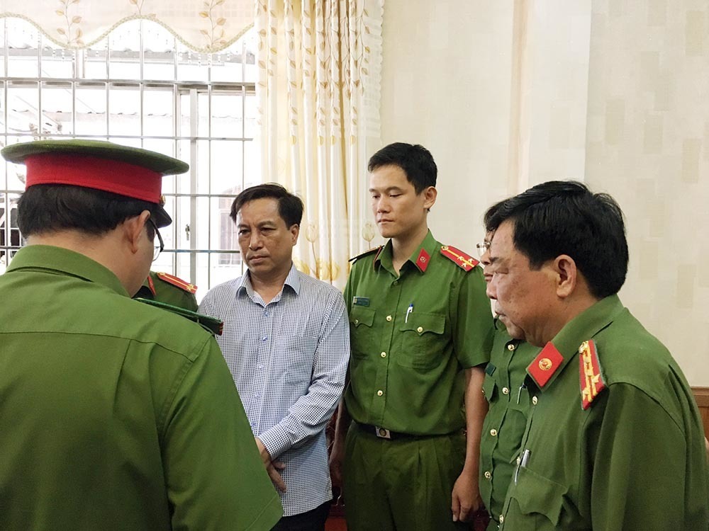 gay thiet hai hon 69 ty dong cuu chu tich tp tra vinh va cap pho hau toa gay thiet hai hon 69 ty dong cuu chu tich tp tra vinh va cap pho hau toa