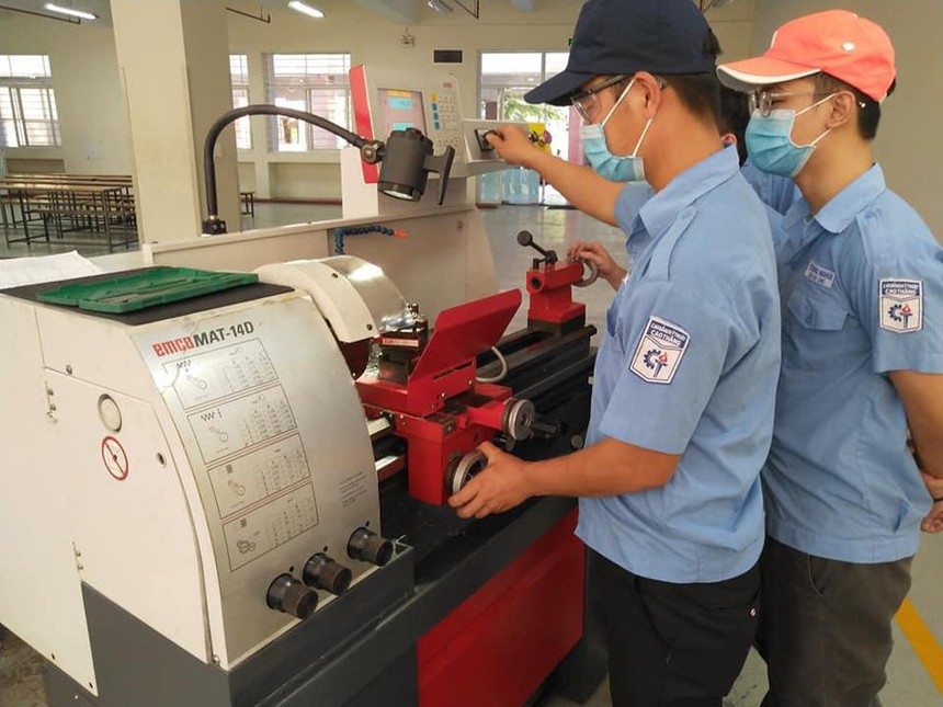 tphcm 5 truong cao dang trung cap dau tien day hoc truc tiep tu 1312