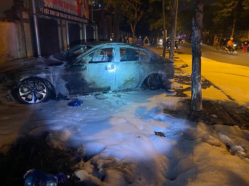 xe hop tien ty dau via he bong dung boc chay lua bao trum thieu rui tro khung dspl 4 xe hop tien ty dau via he bong dung boc chay lua bao trum thieu rui tro khung dspl 4