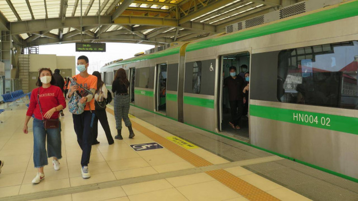 tau cat linh ha dong mat tin hieu 30 phut metro ha noi noi gi