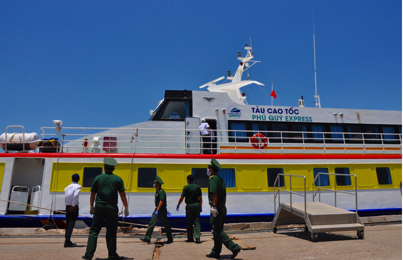 dao phu quy xuong vung xanh tau khach phan thietphu quy hoat dong lai 