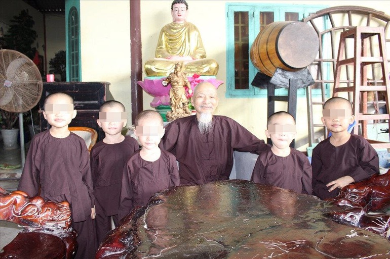 vu tinh that bong lai danh tinh tre em bi dao xoi cuc tre em yeu cau bao ve bi mat doi tu