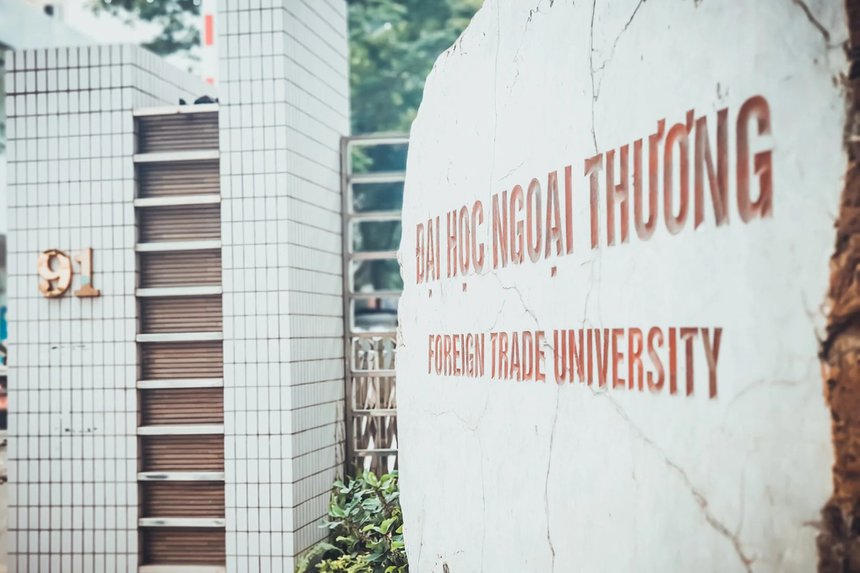 sinh vien dai hoc ngoai thuong di hoc truc tiep sau ky nghi tet nguyen dan 2022