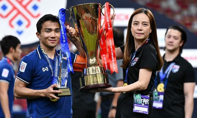 nu truong doan bong da thai lan xuat than tu gia toc sieu giau xinh dep nhu hotgirl dspl 1