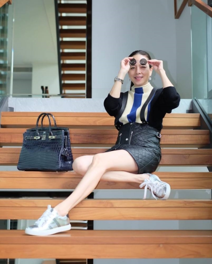 nu truong doan bong da thai lan xuat than tu gia toc sieu giau xinh dep nhu hotgirl dspl 2