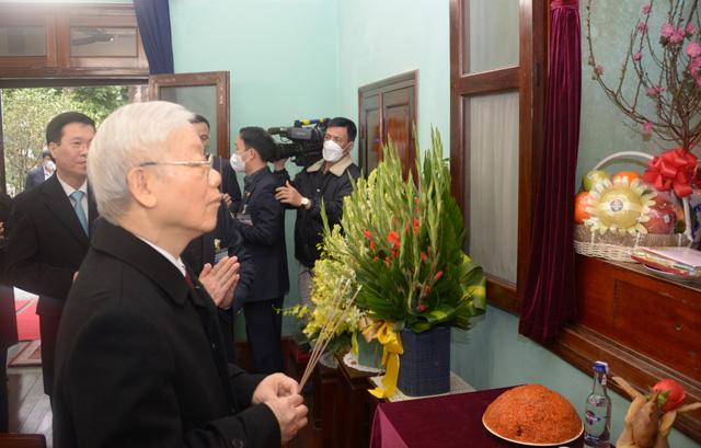 tong bi thu nguyen phu trong dang huong tuong niem chu tich ho chi minh 1 tong bi thu nguyen phu trong dang huong tuong niem chu tich ho chi minh 1