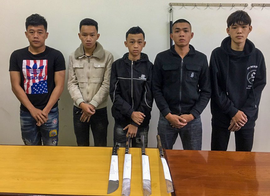 vu nam thanh nien bi truy duoi roi tu buc tuong cao 5m nghi pham khai gi