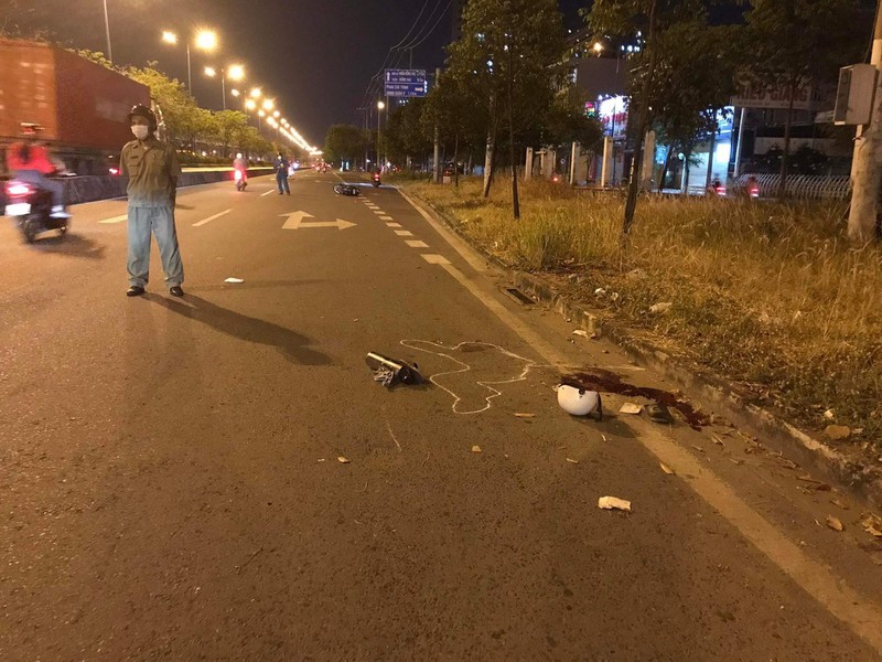 tphcm trich xuat camera tim nguyen nhan nam thanh nien nga xe may truot hon 20m tu vong tphcm trich xuat camera tim nguyen nhan nam thanh nien nga xe may truot hon 20m tu vong