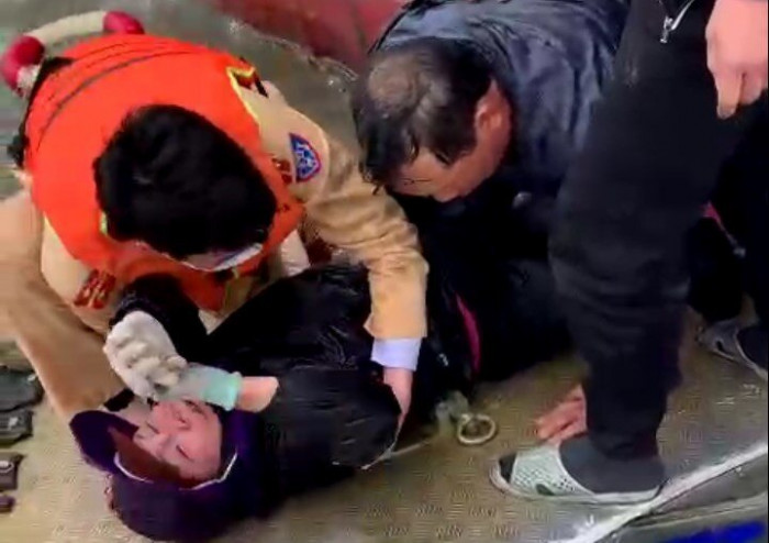 hai phong cu u vo chong ngu dan bi la t thuye n trong tho i tie t gia re t hai phong cu u vo chong ngu dan bi la t thuye n trong tho i tie t gia re t