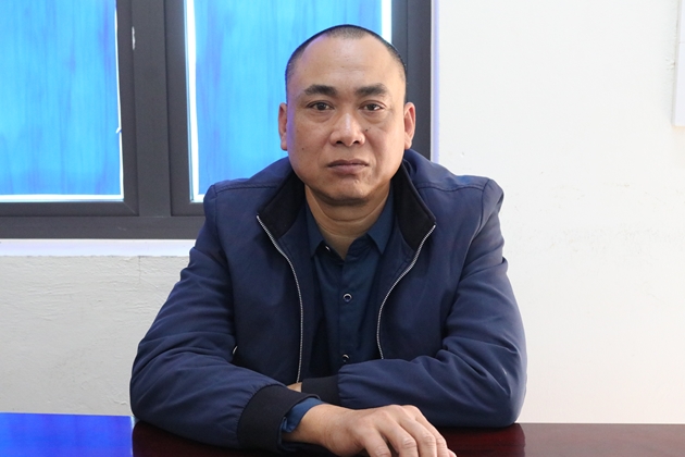 o nhen nhen tra hinh trong quan ca phe dieu gai ban dam khi khach co nhu cau