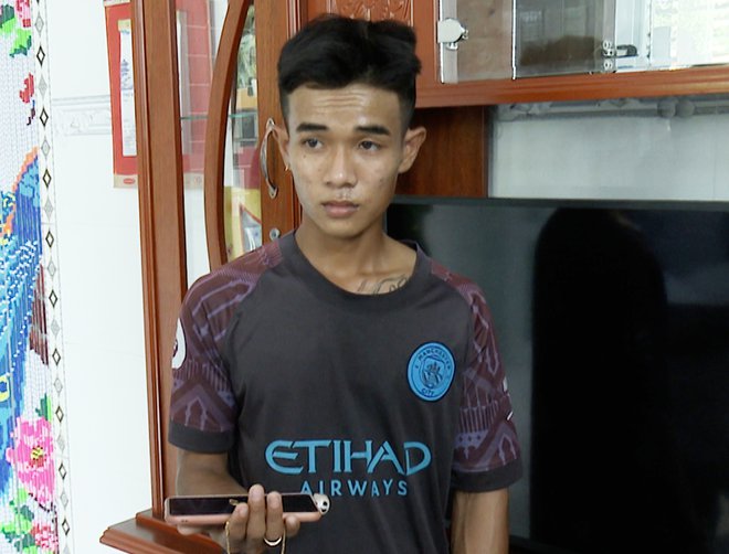 ga trai lam quen voi cac co gai tre qua mang du do cho di choi de hiep dam