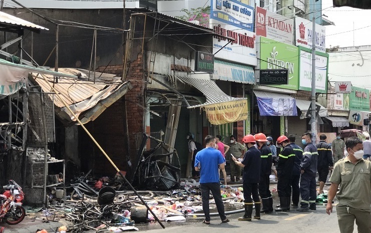 binh duong chay cua hang do choi trong cho giai cuu thanh cong 2 nguoi2 binh duong chay cua hang do choi trong cho giai cuu thanh cong 2 nguoi2