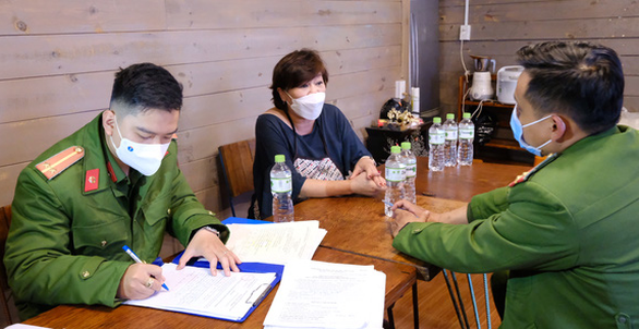 lam dong bi to hanh hung khach chu quan banh uot long ga noi gi lam dong bi to hanh hung khach chu quan banh uot long ga noi gi