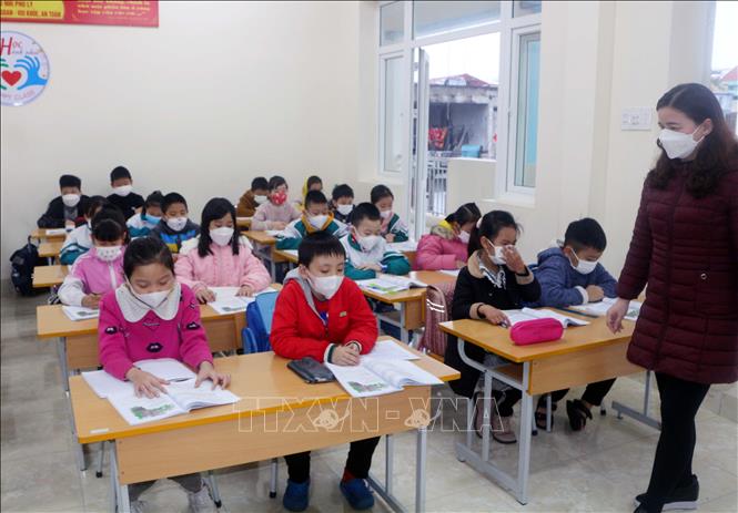 tre mam non hoc sinh lop 1 den lop 6 o ha nam di hoc tro lai tu ngay 14