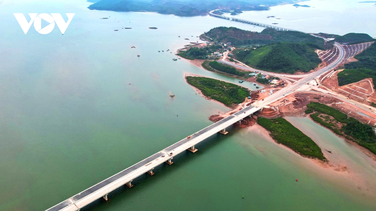 cao toc van don mong cai chay nuoc rut de hoan thanh trong quy ii