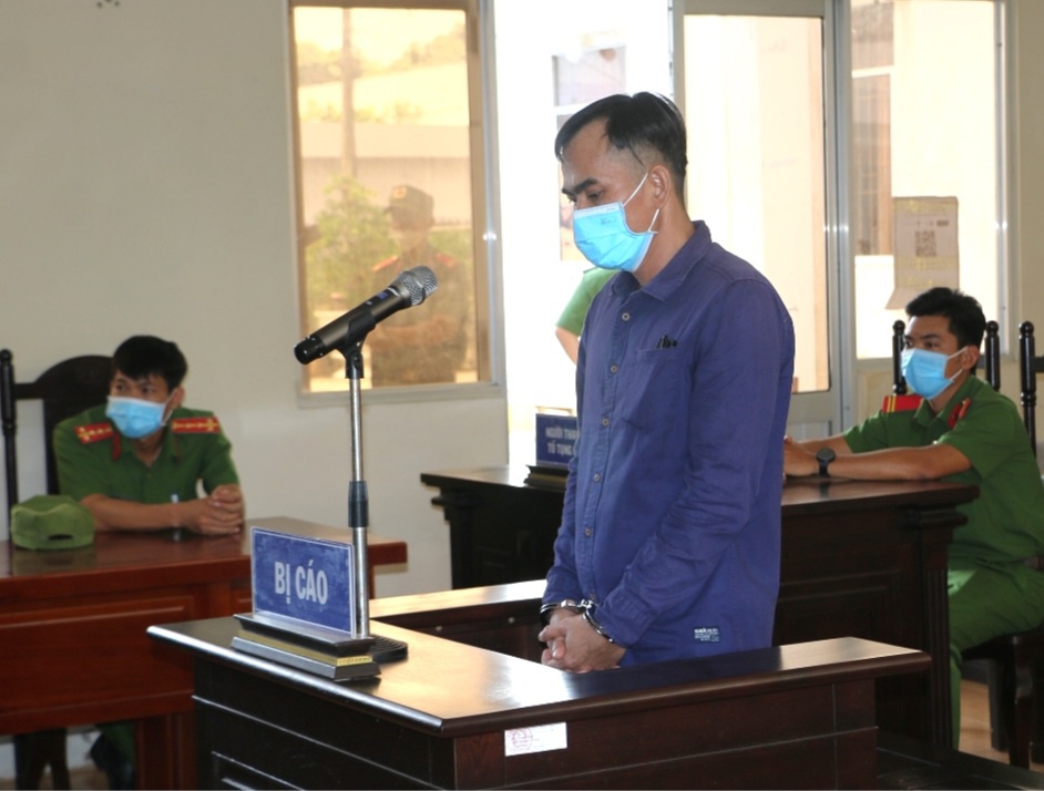 cay cu vi xin lai ga do bat thanh dung sung tu che ban cong an cay cu vi xin lai ga do bat thanh dung sung tu che ban cong an