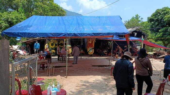 vu xe tai lao vao nha dan khien 3 nguoi chet vo tai xe dang mang thai chua biet tin2 vu xe tai lao vao nha dan khien 3 nguoi chet vo tai xe dang mang thai chua biet tin2