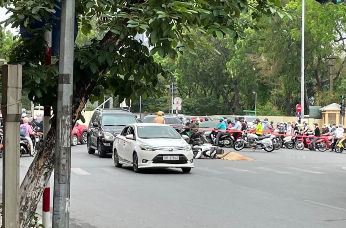 ha noi va cham voi xe 45 cho tai nga ba nguoi phu nu di sh tu vong 2