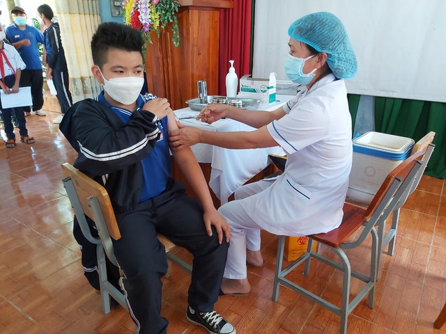 khan truong hoan thanh tiem mui 2 vaccine phong covid 19 cho tre 12 duoi 18 tuoi o lam dong