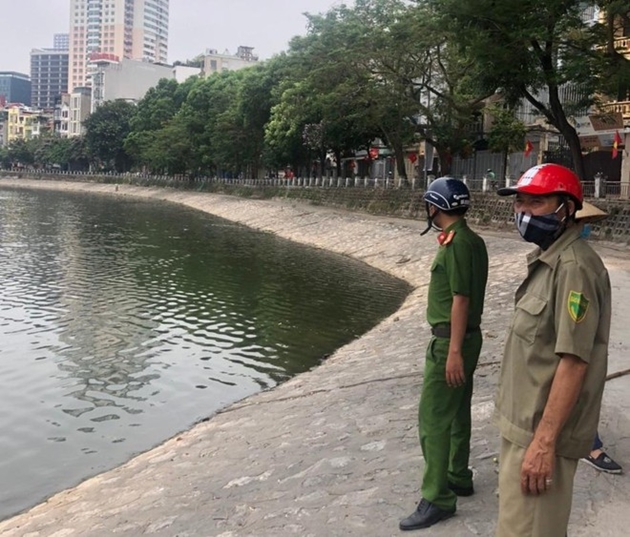 ha noi bi ca keo can cau ra giua ho hoang cau can thu duoi nuoc tu vong 2 ha noi bi ca keo can cau ra giua ho hoang cau can thu duoi nuoc tu vong 2