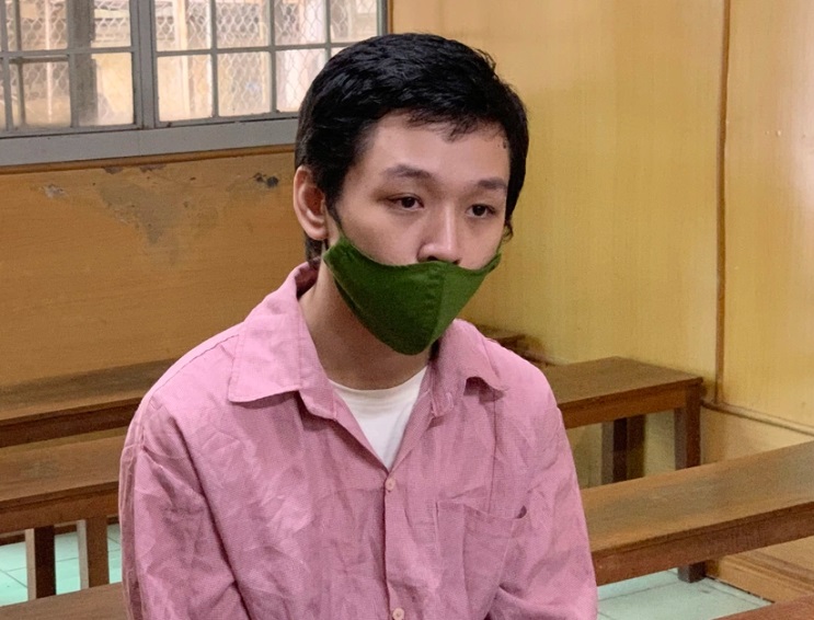 giat tui xach khien nguoi phu nu vo hop so bi cao cui dau xin loi tai toa giat tui xach khien nguoi phu nu vo hop so bi cao cui dau xin loi tai toa