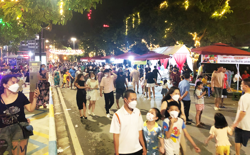 ha noi tai khoi dong pho di bo trinh cong son