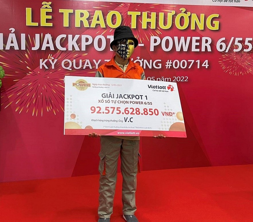 nguoi trung jackpot cua vietlott tai da nang lam tu thien gan 3 ty dong