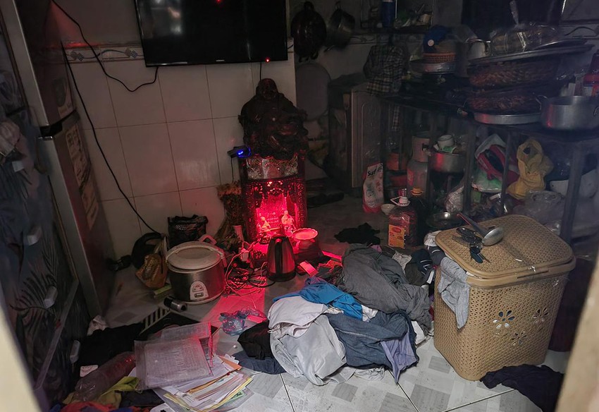 vu 4 nguoi thuong vong trong phong tro noi ca boc mui kho chiu nghi ngo doc khi co vu 4 nguoi thuong vong trong phong tro noi ca boc mui kho chiu nghi ngo doc khi co