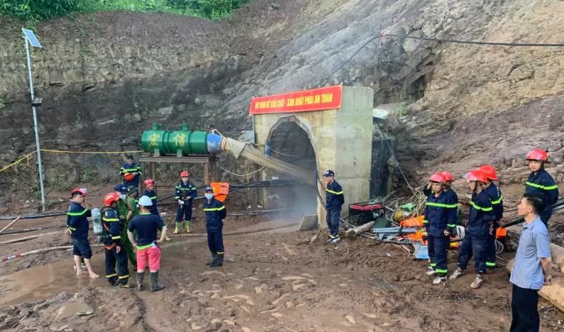 no luc tim kiem cong nhan mac ket trong duong ham o nam po dien bien