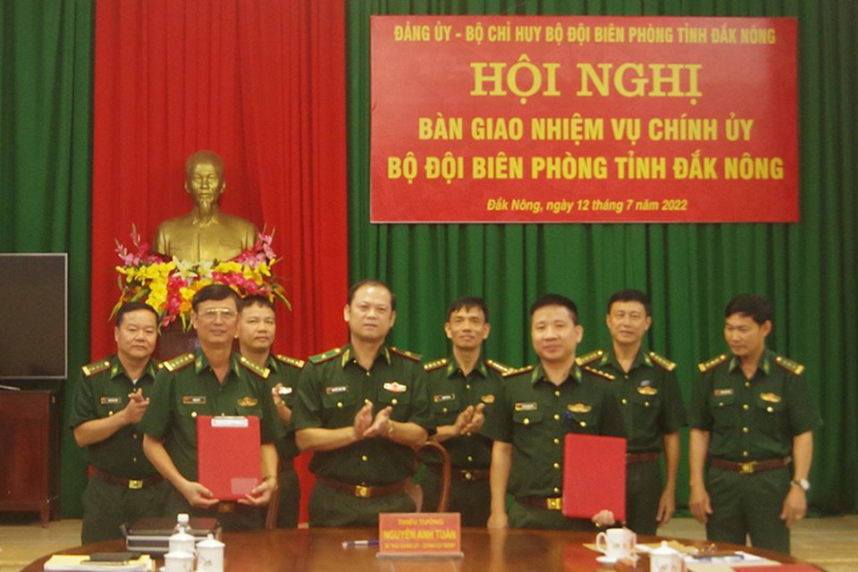 bo quoc phong dieu dong bo nhiem nhan su moi 1 bo quoc phong dieu dong bo nhiem nhan su moi 1