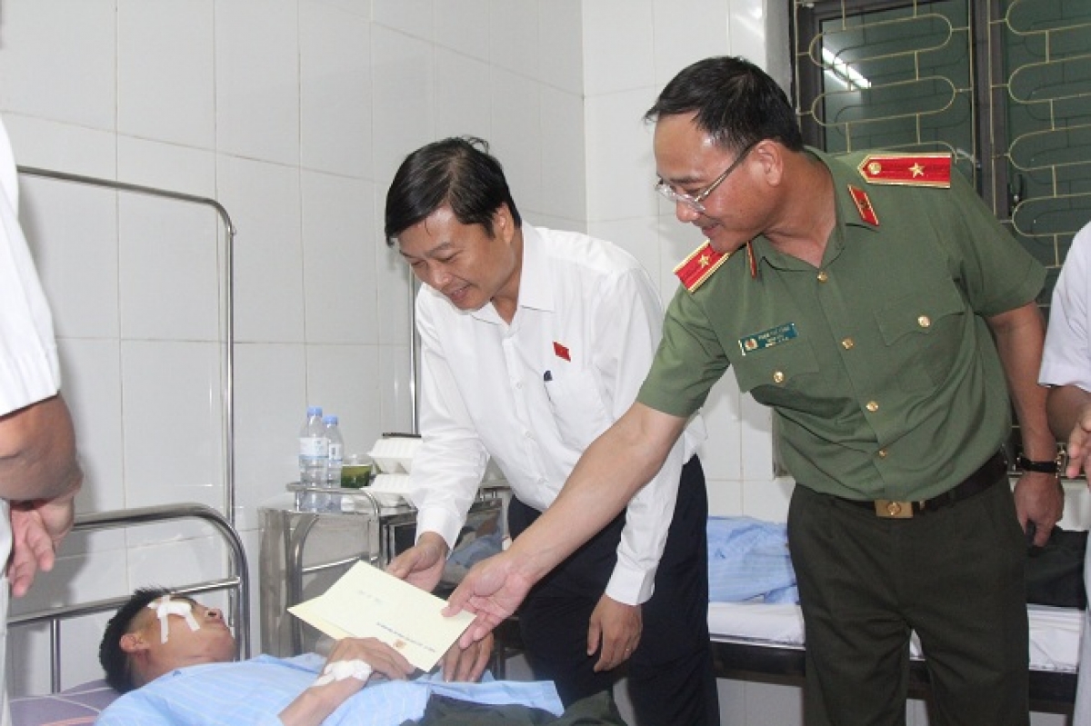 vu 5 chien si cong an bi tan cong o nghe an suc khoe hien ra sao vu 5 chien si cong an bi tan cong o nghe an suc khoe hien ra sao
