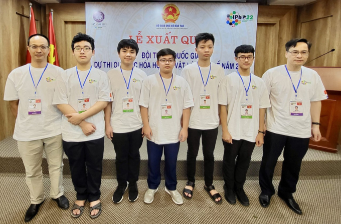 hoc sinh lop 10 dau tien cua viet nam doat huy chuong vang olympic vat ly quoc te hoc sinh lop 10 dau tien cua viet nam doat huy chuong vang olympic vat ly quoc te