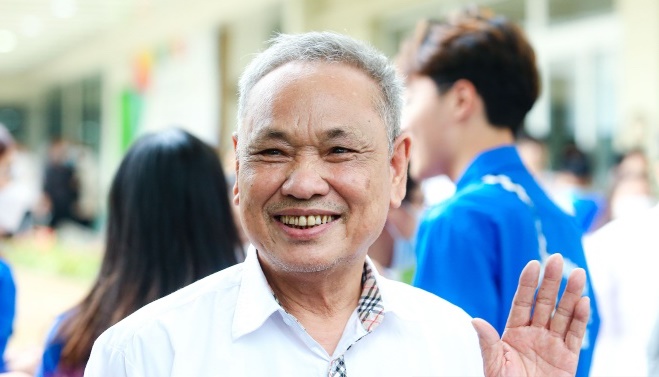 cu ong 82 tuoi do tot nghiep thpt tiep tuc no luc voi du dinh lon cua cuoc doi