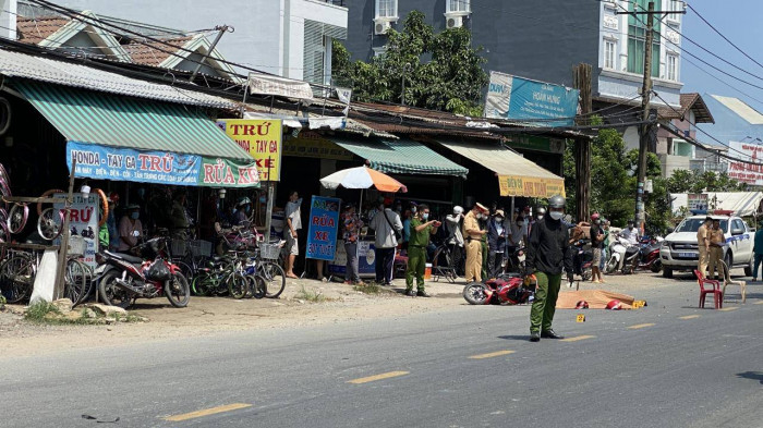 tphcm 2 vo chong tu vong vi va cham voi xe dau keo tren duong tu than tphcm 2 vo chong tu vong vi va cham voi xe dau keo tren duong tu than