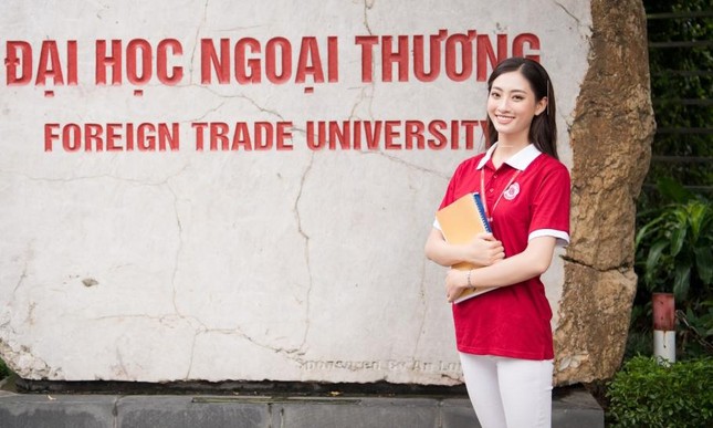 hoa hau luong thuy linh khoe ket qua tot nghiep dh ngoai thuong dan mang tram tro nguong mo1 hoa hau luong thuy linh khoe ket qua tot nghiep dh ngoai thuong dan mang tram tro nguong mo1