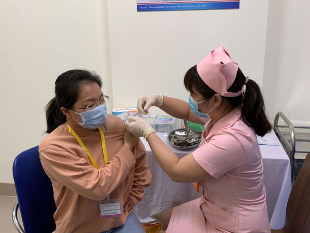 dia phuong bao phu vaccine covid 19 cham do nguoi dung dau chua sau sat