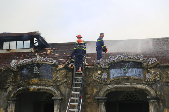 hien truong vu chay bao tang lich su thua thien hue 3
