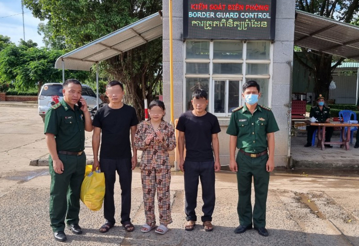 giai cuu thieu nu 16 tuoi 5 lan bi ban sang campuchia