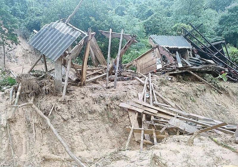 nghe an nhieu nha dan bi do sap thiet hai nang sau tran mua lon nghe an nhieu nha dan bi do sap thiet hai nang sau tran mua lon