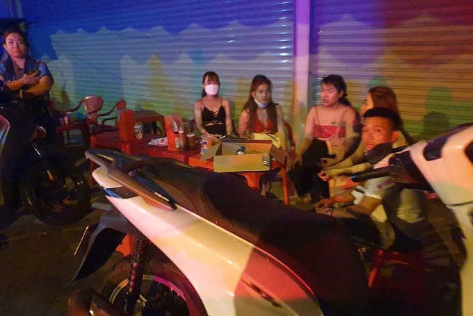 chay quan karaoke khien nhieu nguoi chet o binh duong tiep tuc tim kiem nguoi mac ket