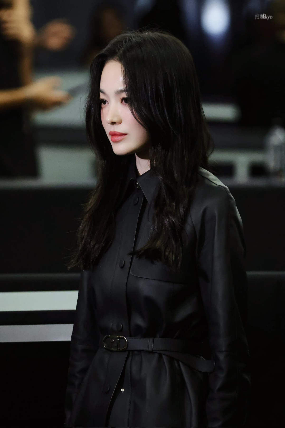 lee min ho ngoi canh song hye kyo khoanh khac gap doi nhan sac gay nao loan showbiz3 lee min ho ngoi canh song hye kyo khoanh khac gap doi nhan sac gay nao loan showbiz3