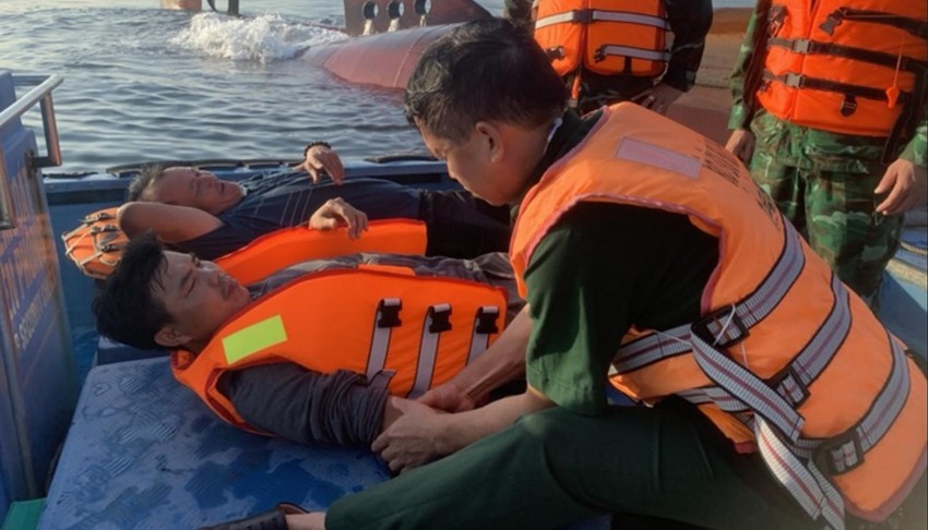 huy dong luc luong tim kiem 1 thuyen vien mat tich o vung bien cat ba