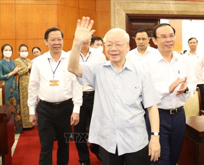 tong bi thu tp ho chi minh phat huy hon nua vai tro dau tau dong luc phat trien vung dong nam bo va ca nuoc 2